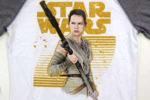 Her Universe - Rey baseball raglan tee (front detail)