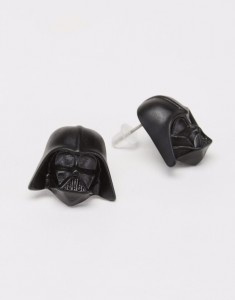 Spencers - Darth Vader 3D stud earrings (black)