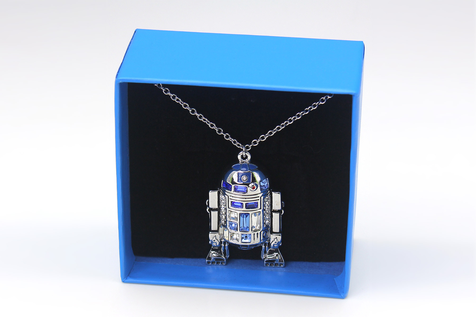 Review - Bling R2-D2 necklace - The Kessel Runway