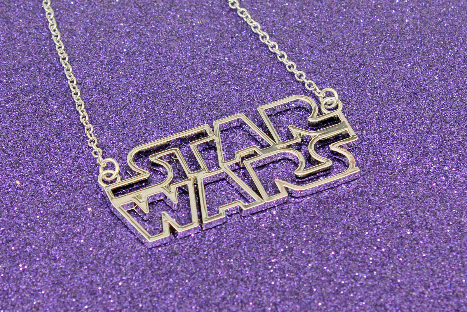 Review – Loungefly Star Wars logo necklace