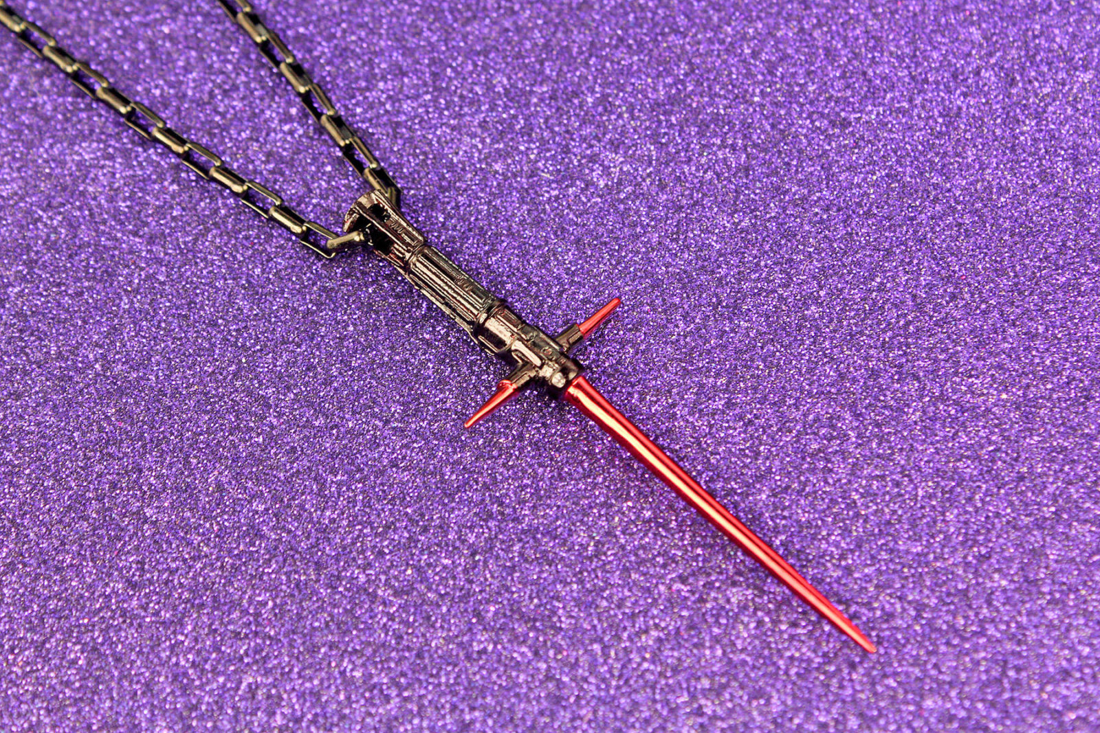 Entertainment Earth - Han Cholo x Star Wars Kylo Ren lightsaber necklace