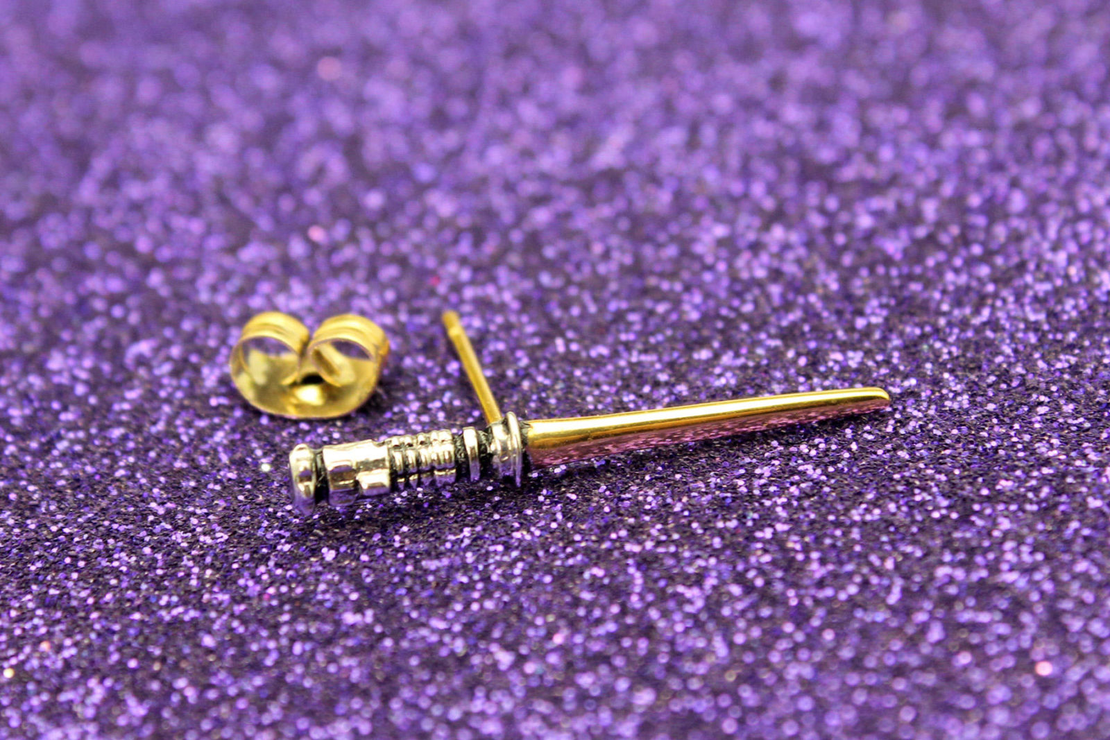 Review – Han Cholo lightsaber earrings