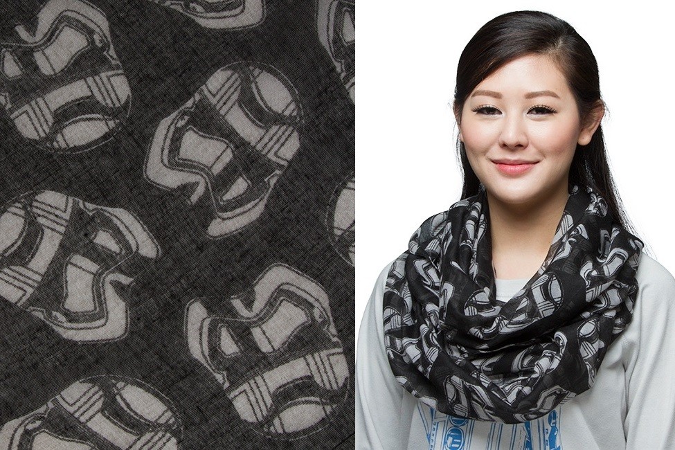 Thinkgeek - women's Captain Phasma infinity scarf