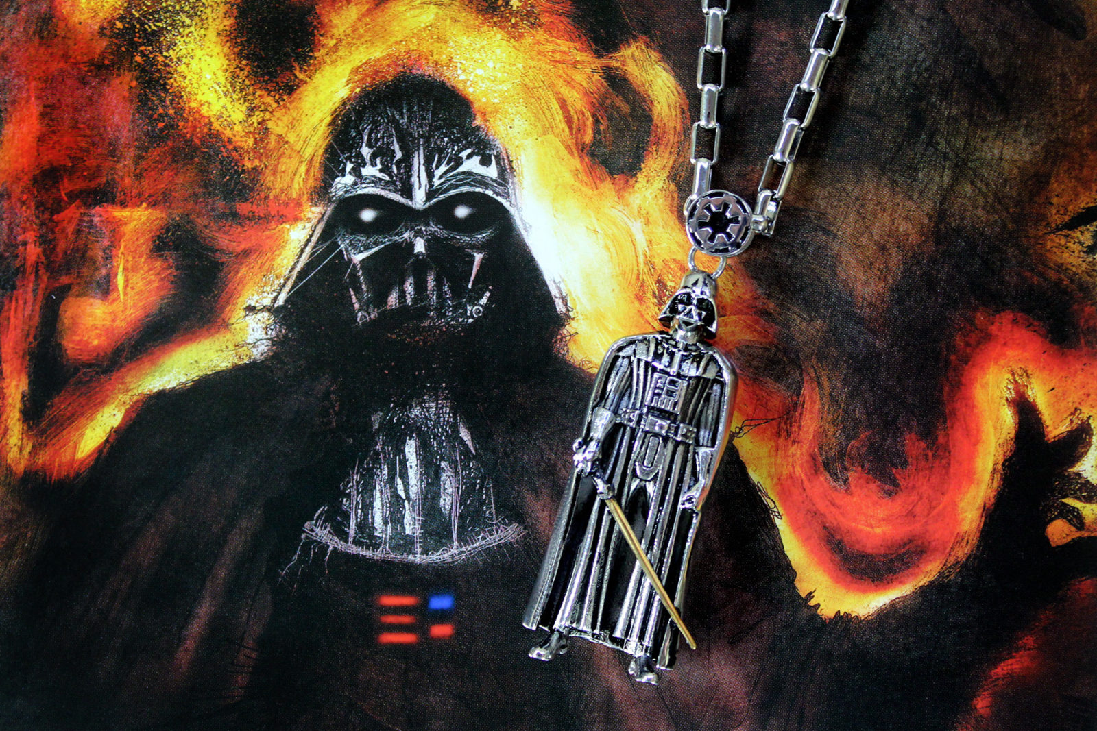 Review – Han Cholo Darth Vader necklace