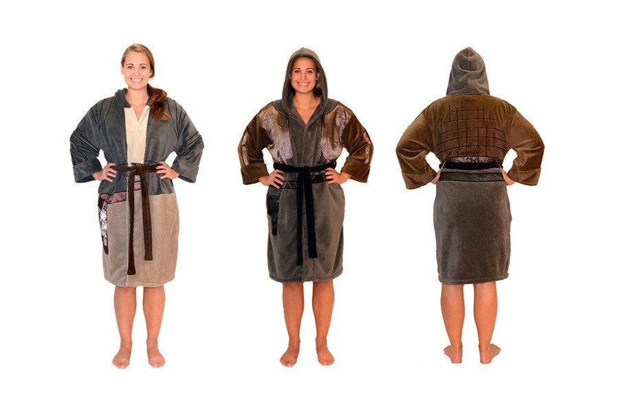 Entertainment Earth - Rey and Jyn Erso bath robes