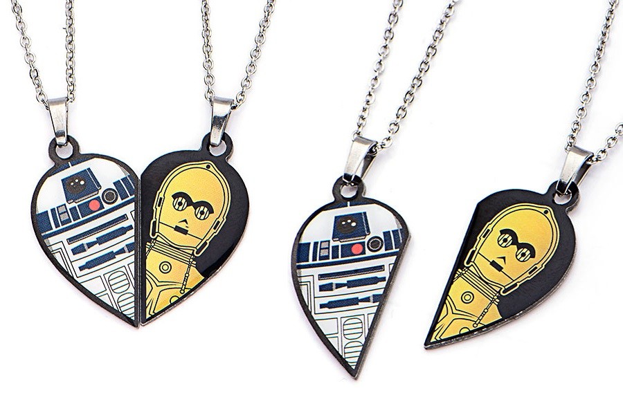 Best Friends necklaces set at Thinkgeek