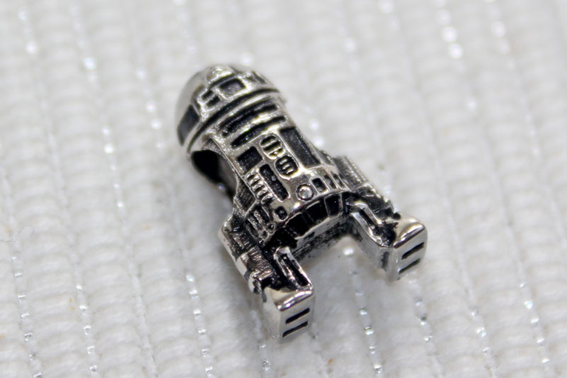 Body Vibe x Star Wars R2-D2 bead charm