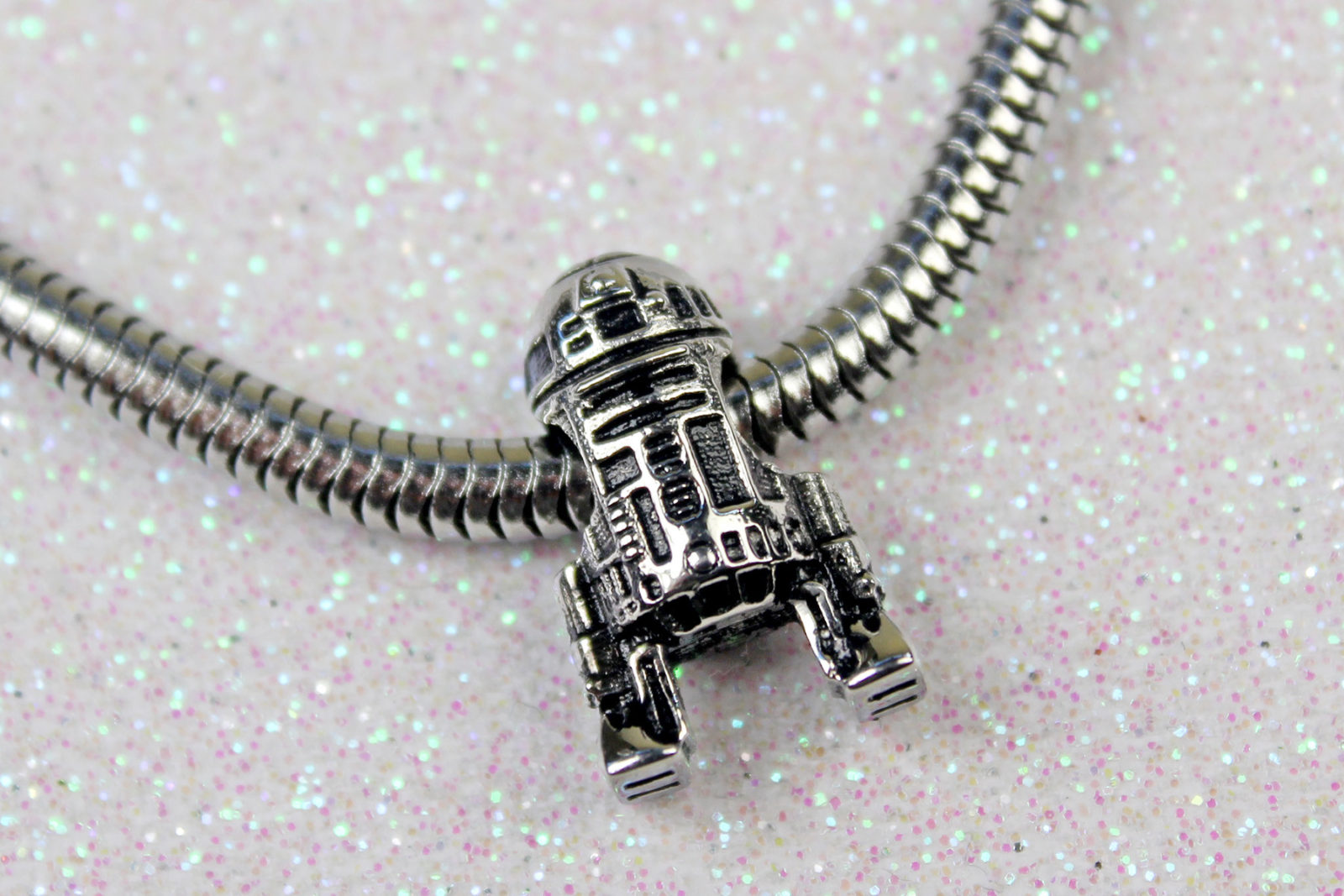 Body Vibe x Star Wars R2-D2 bead charm