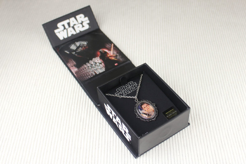 Body Vibe x Star Wars Rey cameo necklace