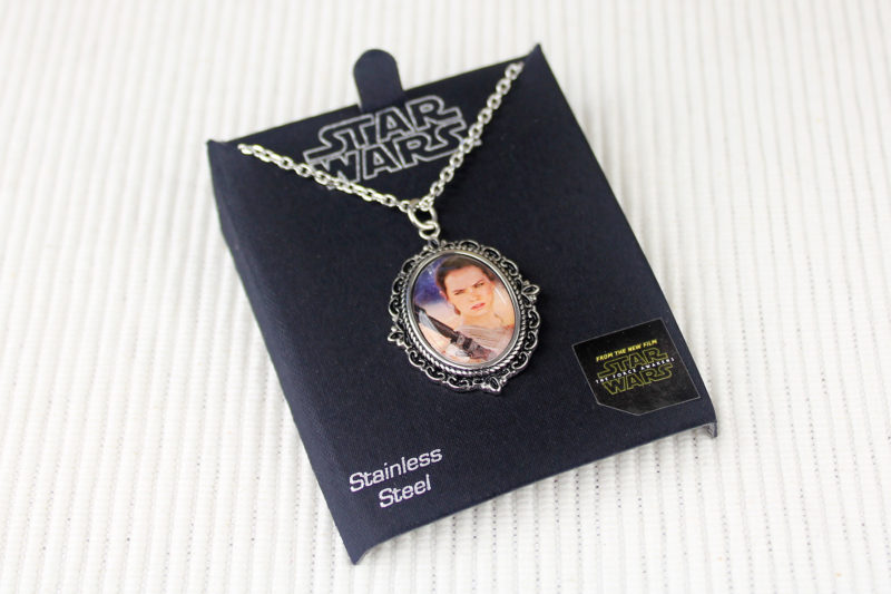 Body Vibe x Star Wars Rey cameo necklace