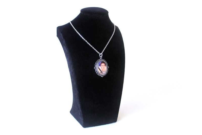 Body Vibe x Star Wars Rey cameo necklace