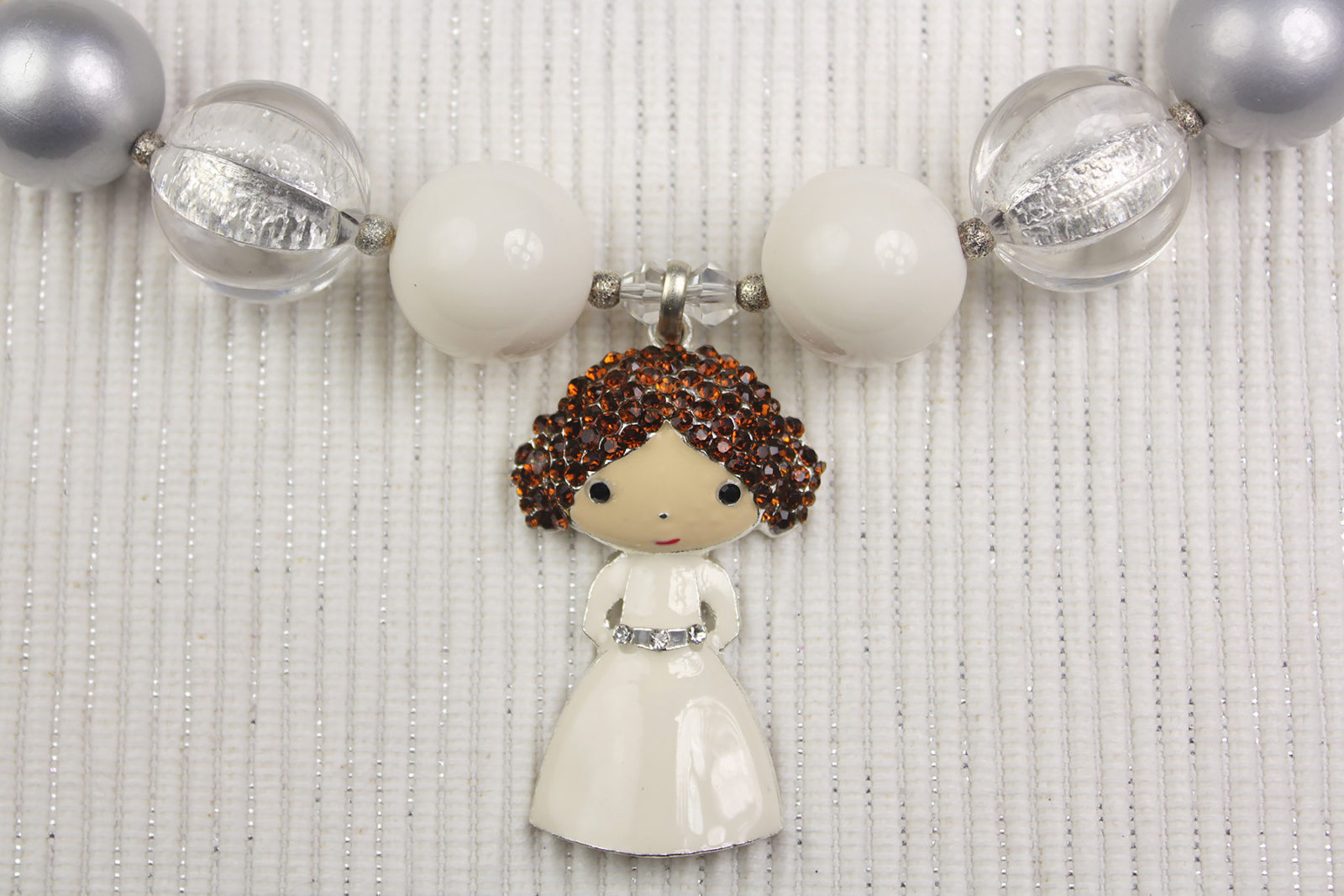 Star Wars Princess Leia chunky beaded necklace by Etsy seller Little Black Bow