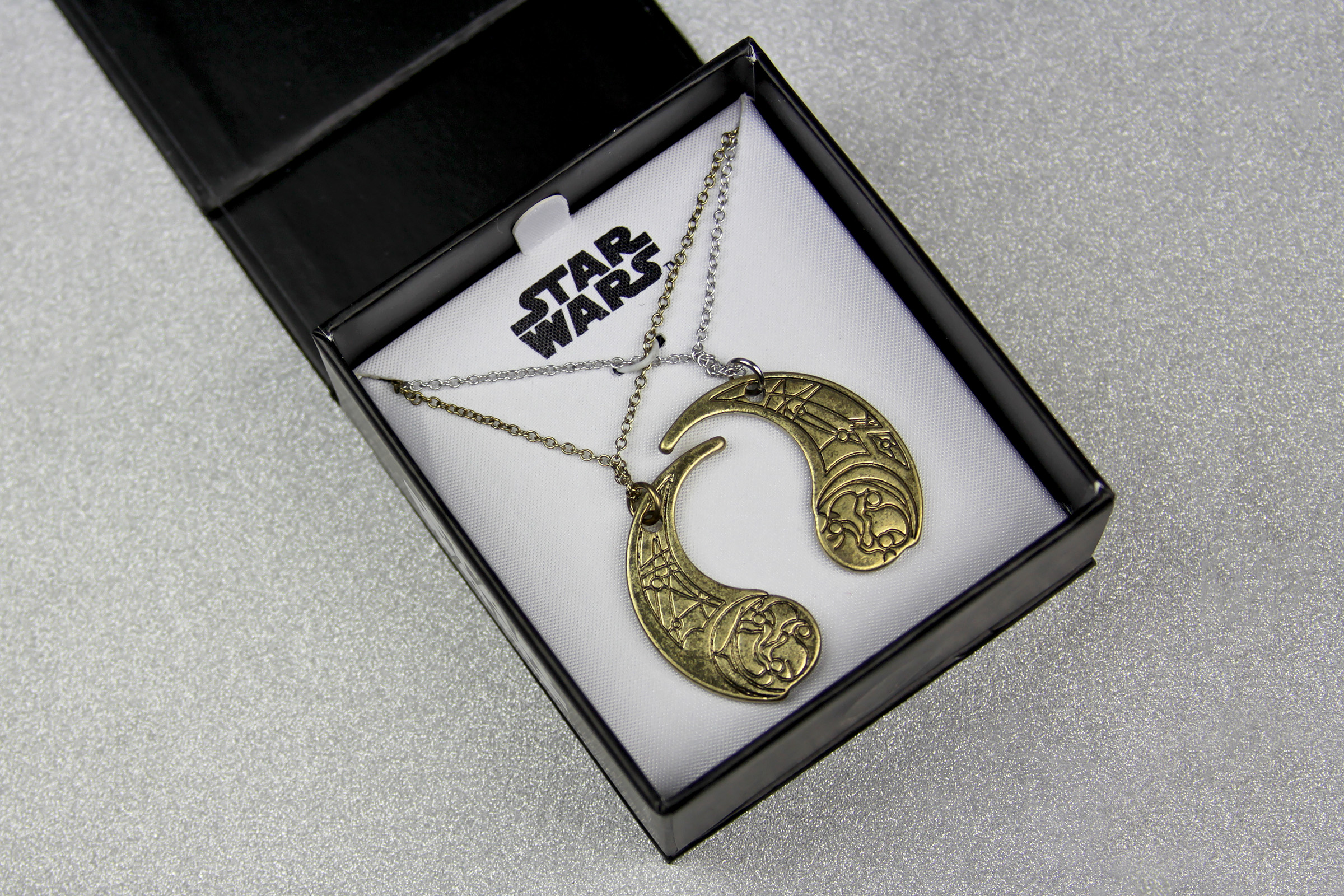 Star Wars The Last Jedi PAIGE & ROSE Tico Moon Crescent Pendant Necklace Cosplay 