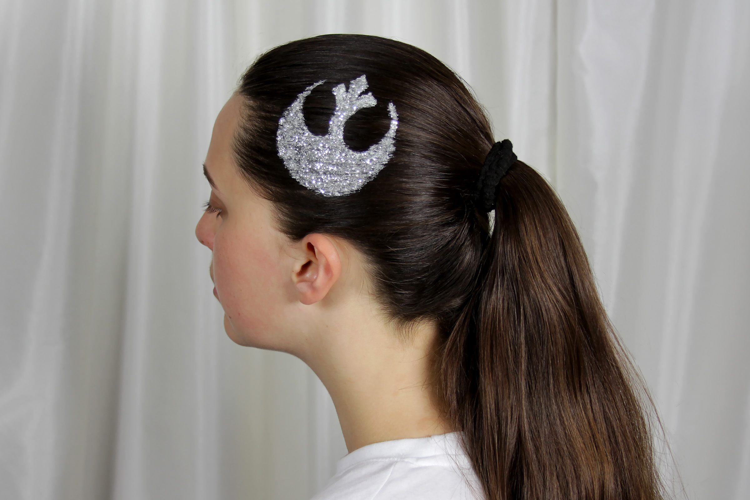 Glitter For Carrie - Star Wars Princess Leia inspired hairstyle with silver glitter