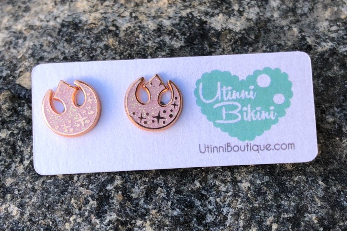 Star Wars stud earrings by Etsy seller Utinni Bikini